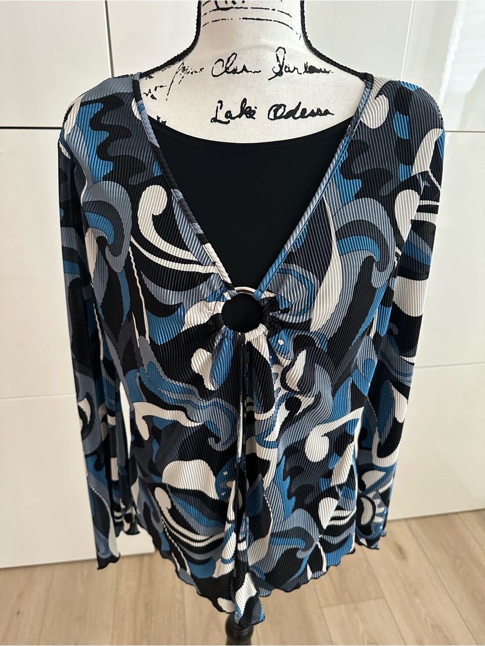 dressbarn Black, Blue & Gray Abstract Pleated Top size large